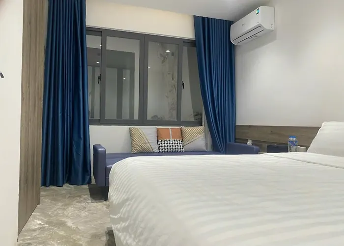 Harbour Hotel *
